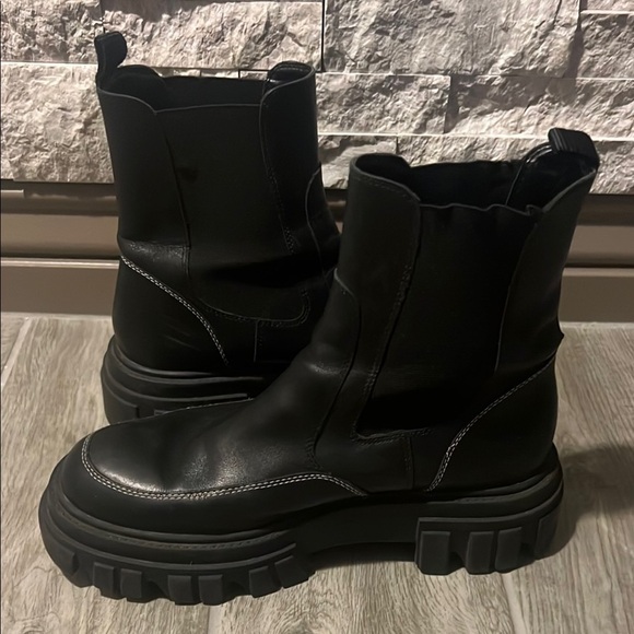 Marc Fisher Black Combat Moto Boots with Chunky Sole - Picture 2 of 11